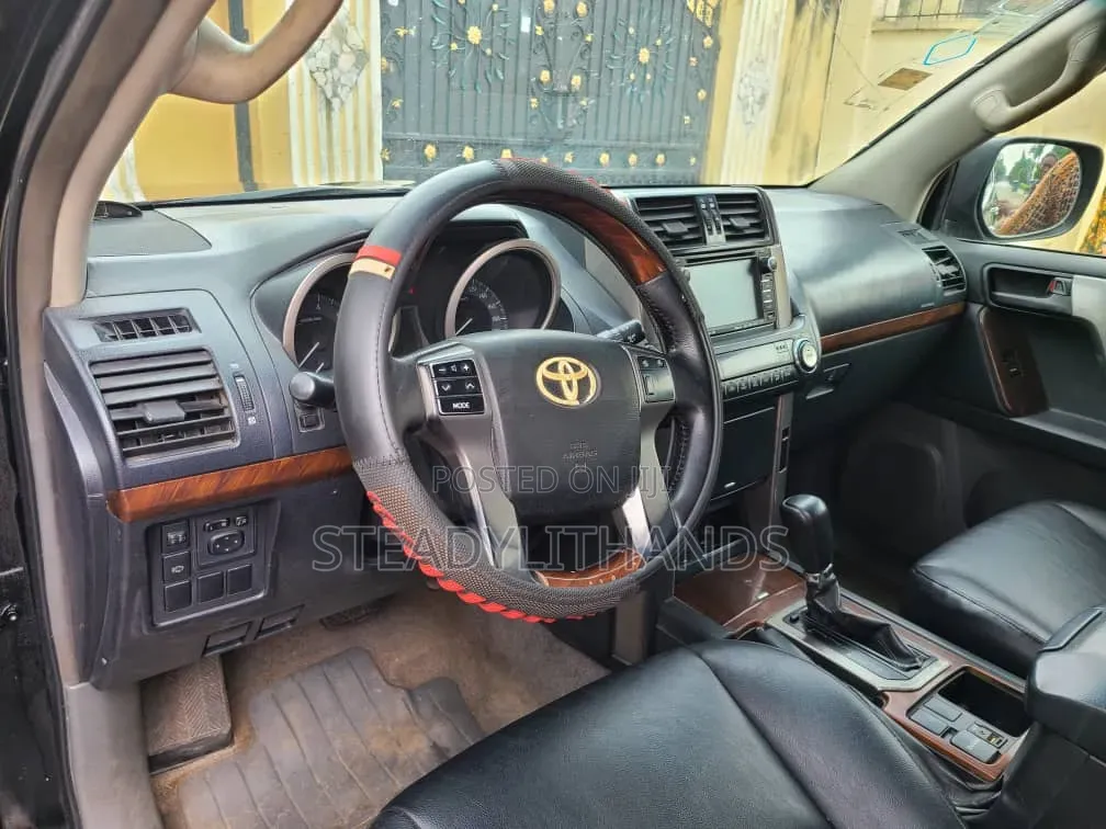 Toyota Land Cruiser Prado 2011 Black