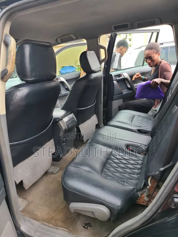 Toyota Land Cruiser Prado 2011 Black
