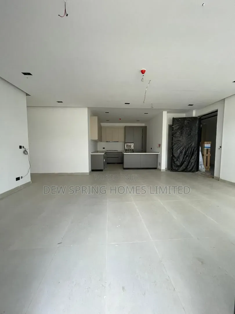 3bdrm Apartment in Lekki Phase 1 for sale