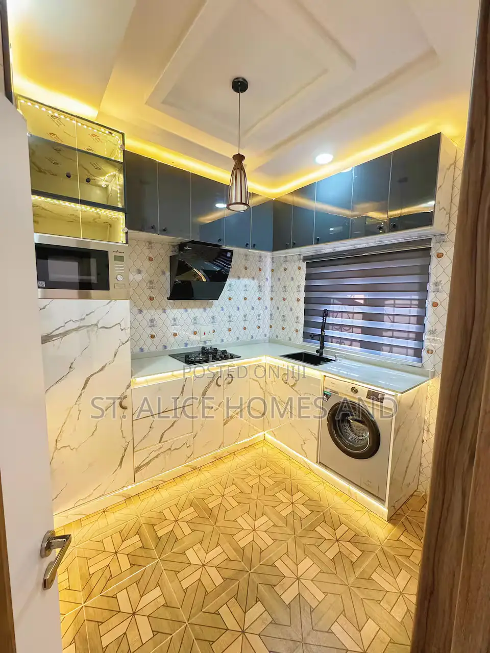 Madisonvillage Blue Stylish 2 Bedroom Apartment, Lugbe District, Abuja