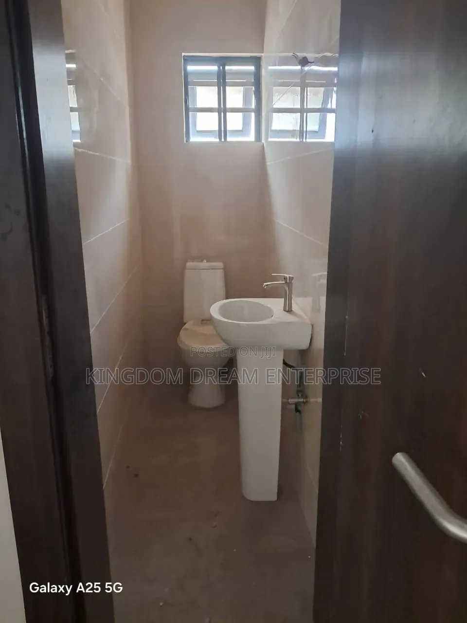 3bdrm Block of Flats in Ikeja Lagos, Mobolaji Bank Anthony Way for sale