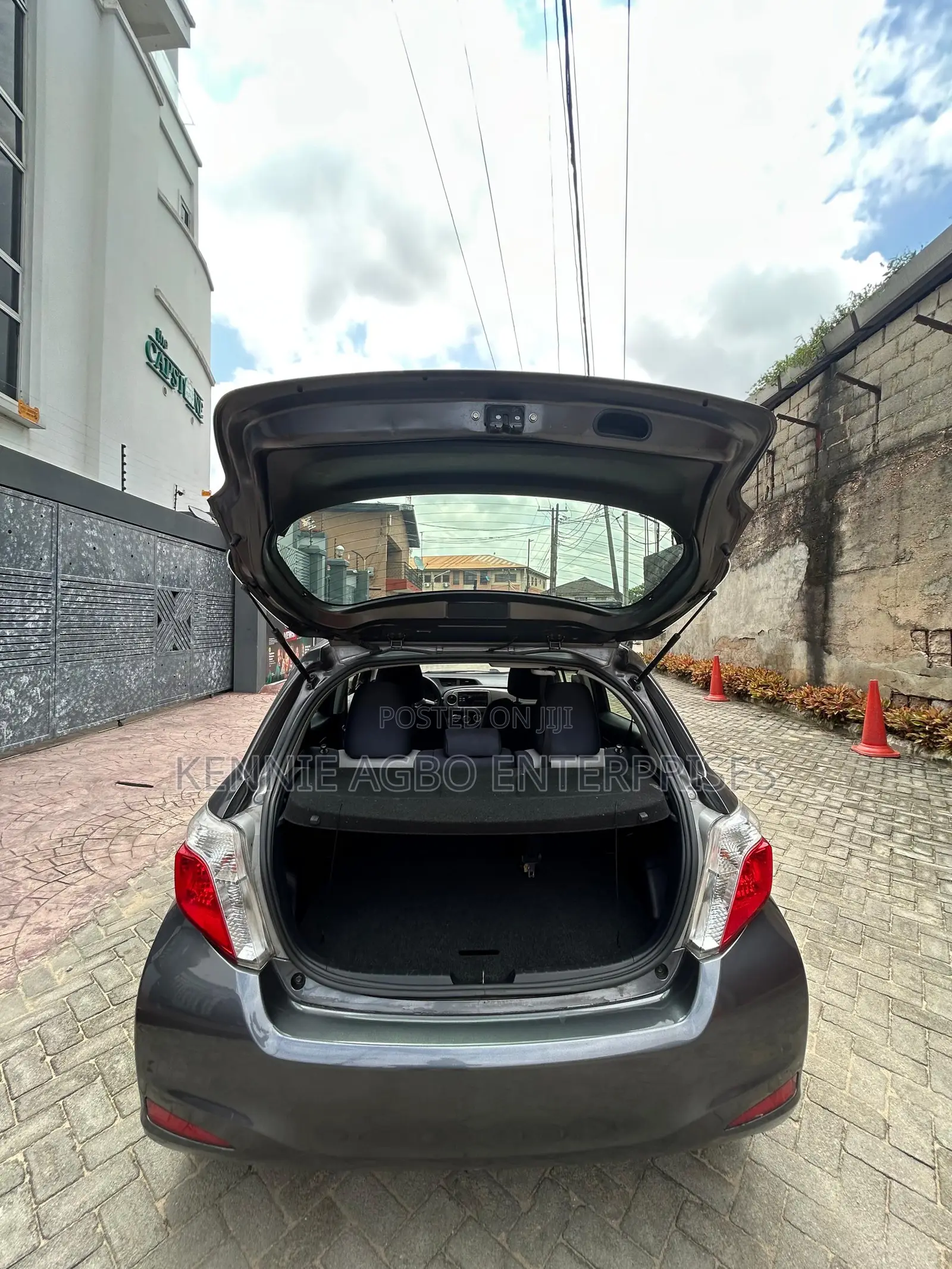 Toyota Yaris LE Hatchback 5dr 2014 Gray