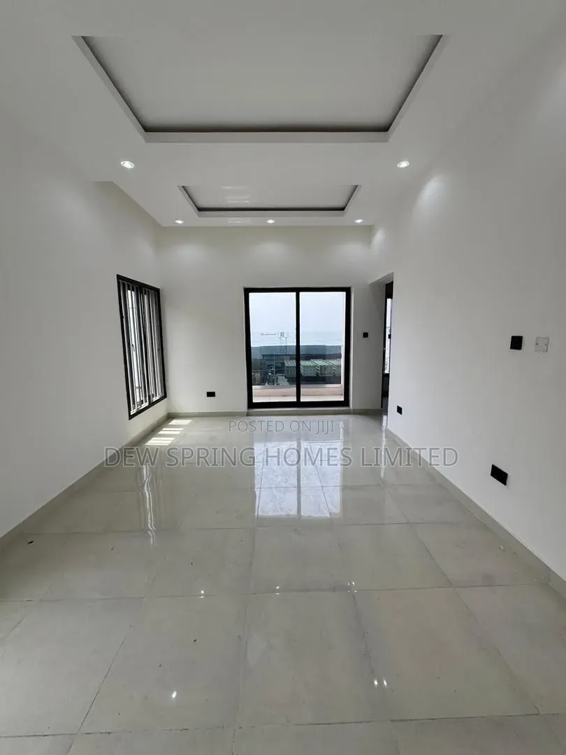 5bdrm Duplex in Lekki Phase 1 for sale