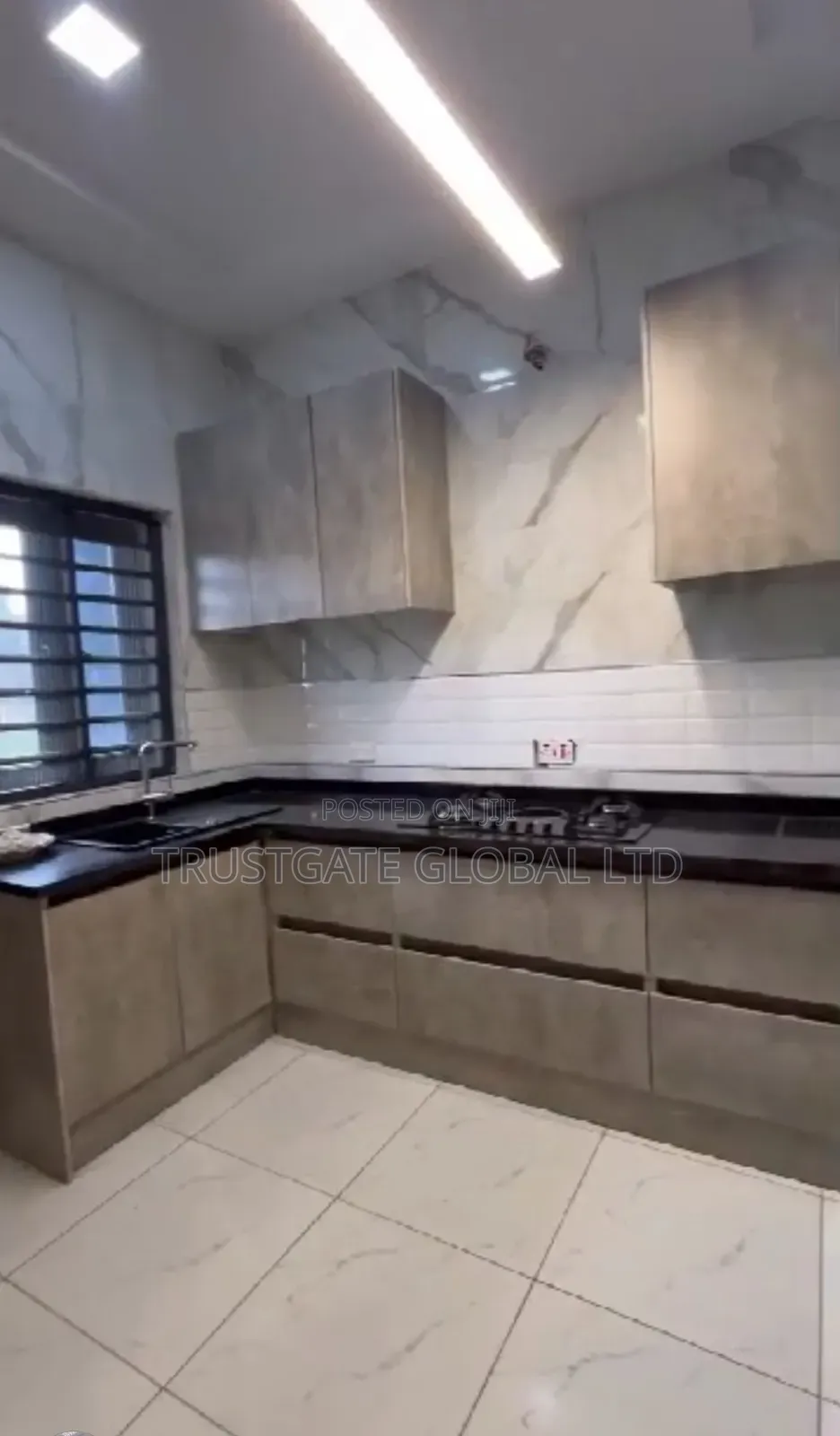 Furnished 5bdrm Duplex in Idu for sale