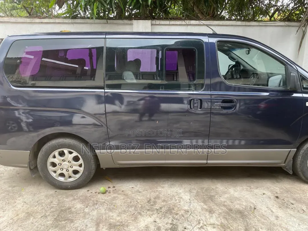 Hyundai H1 2014 Blue