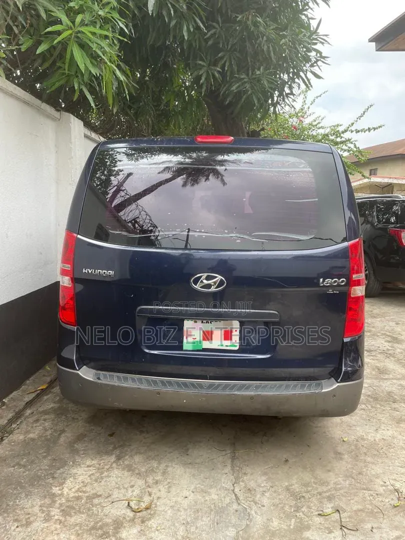 Hyundai H1 2014 Blue