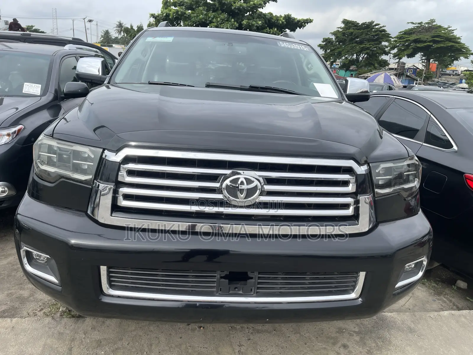 Toyota Sequoia Platinum 4dr SUV 4WD (5.7L 8cyl 6A) 2014 Black