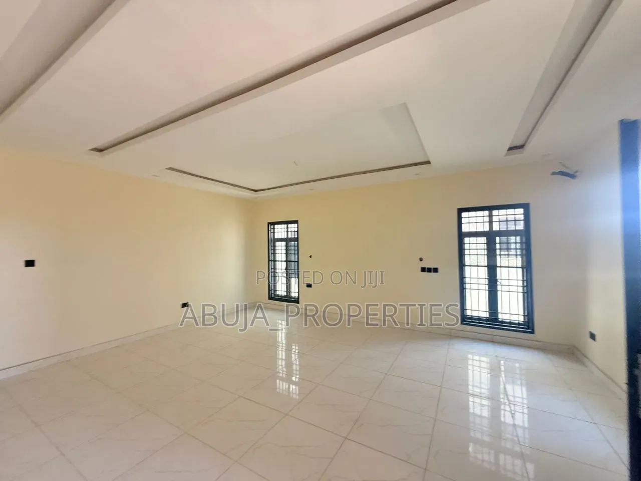 5bdrm Duplex in Gwarinpa for sale