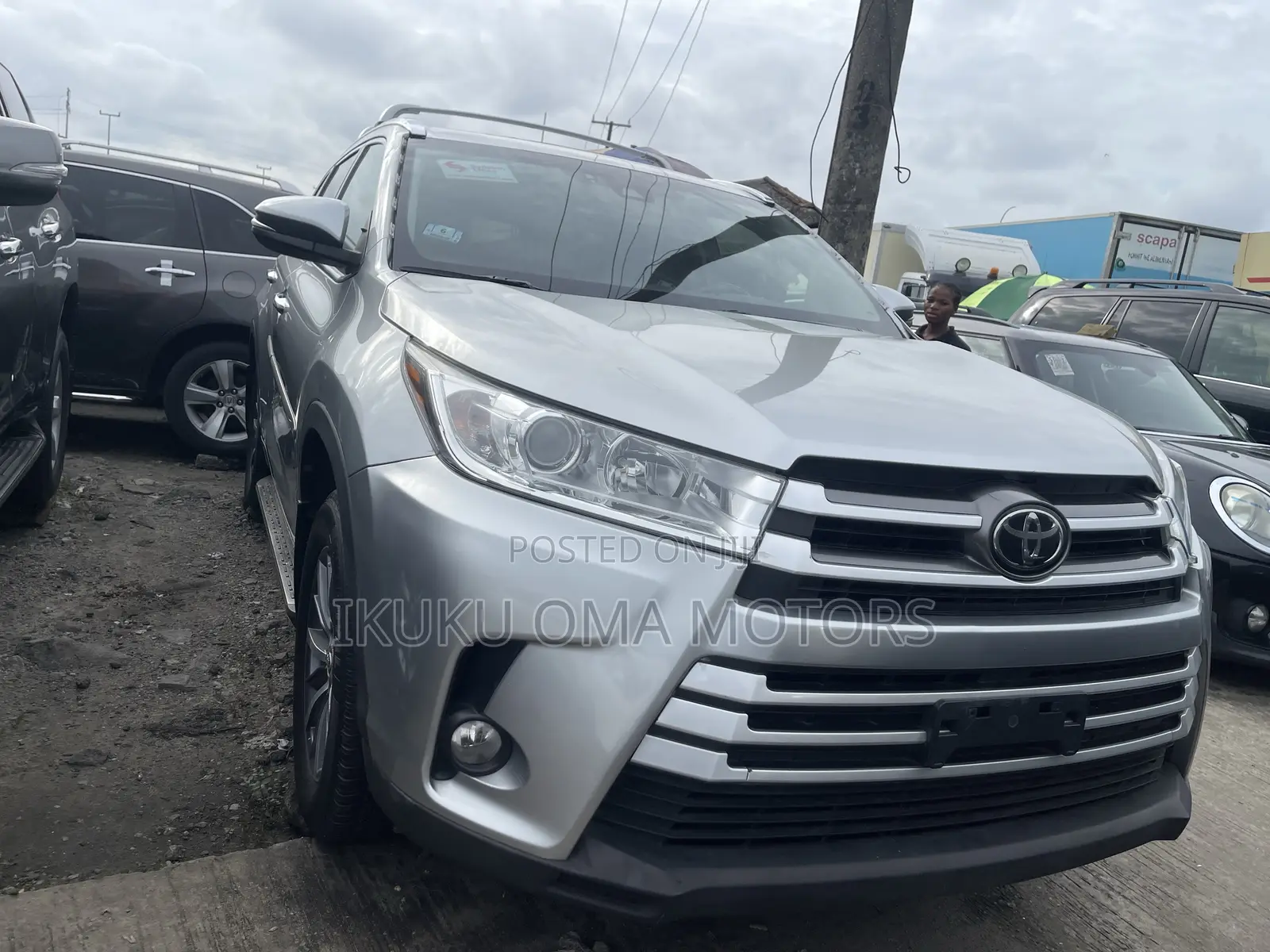 Toyota Highlander XLE 4x4 V6 (3.5L 6cyl 8A) 2018 Silver