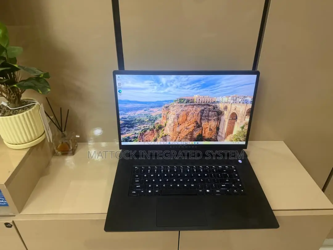 Laptop Dell 16GB AMD Ryzen 9 SSD 1T