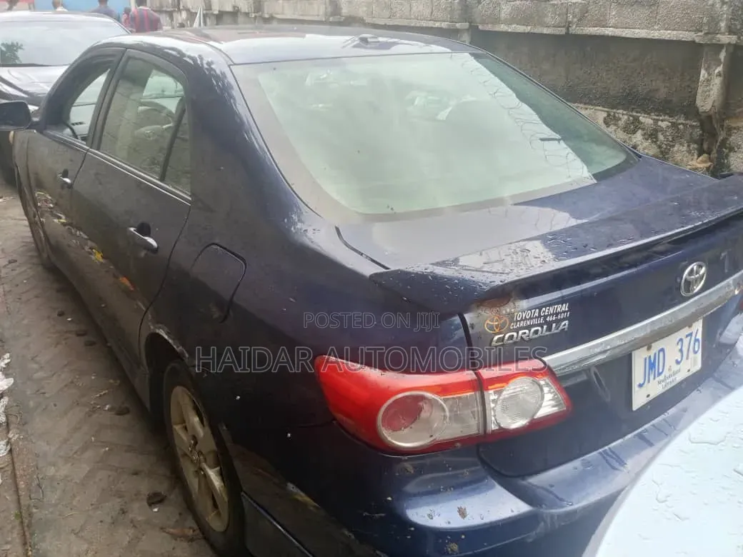 Toyota Corolla 2012 Blue