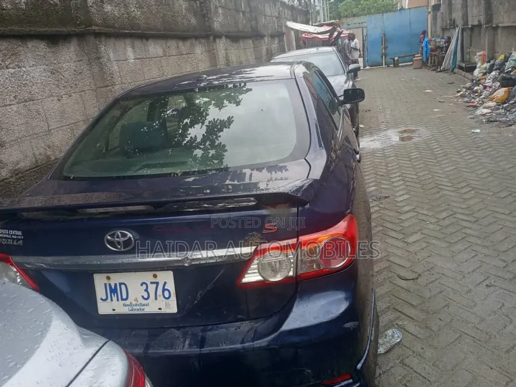 Toyota Corolla 2012 Blue