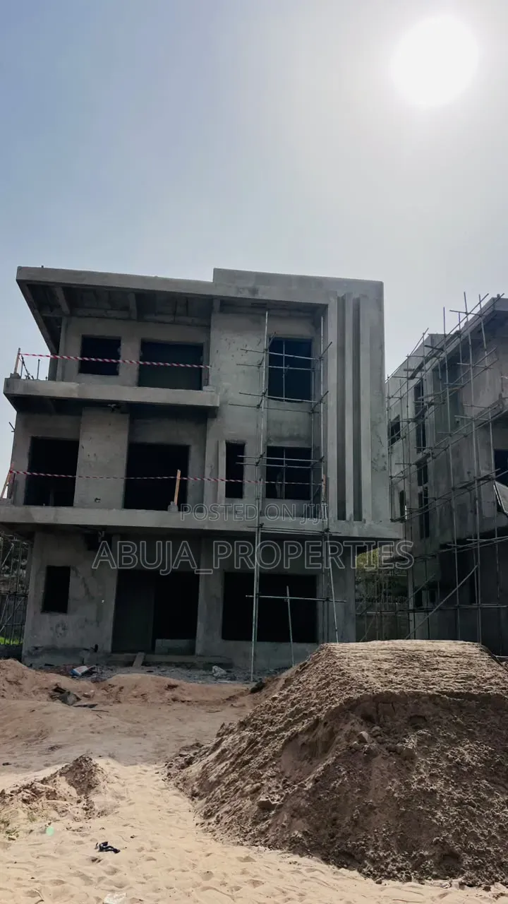 4bdrm Duplex in Jabi for sale