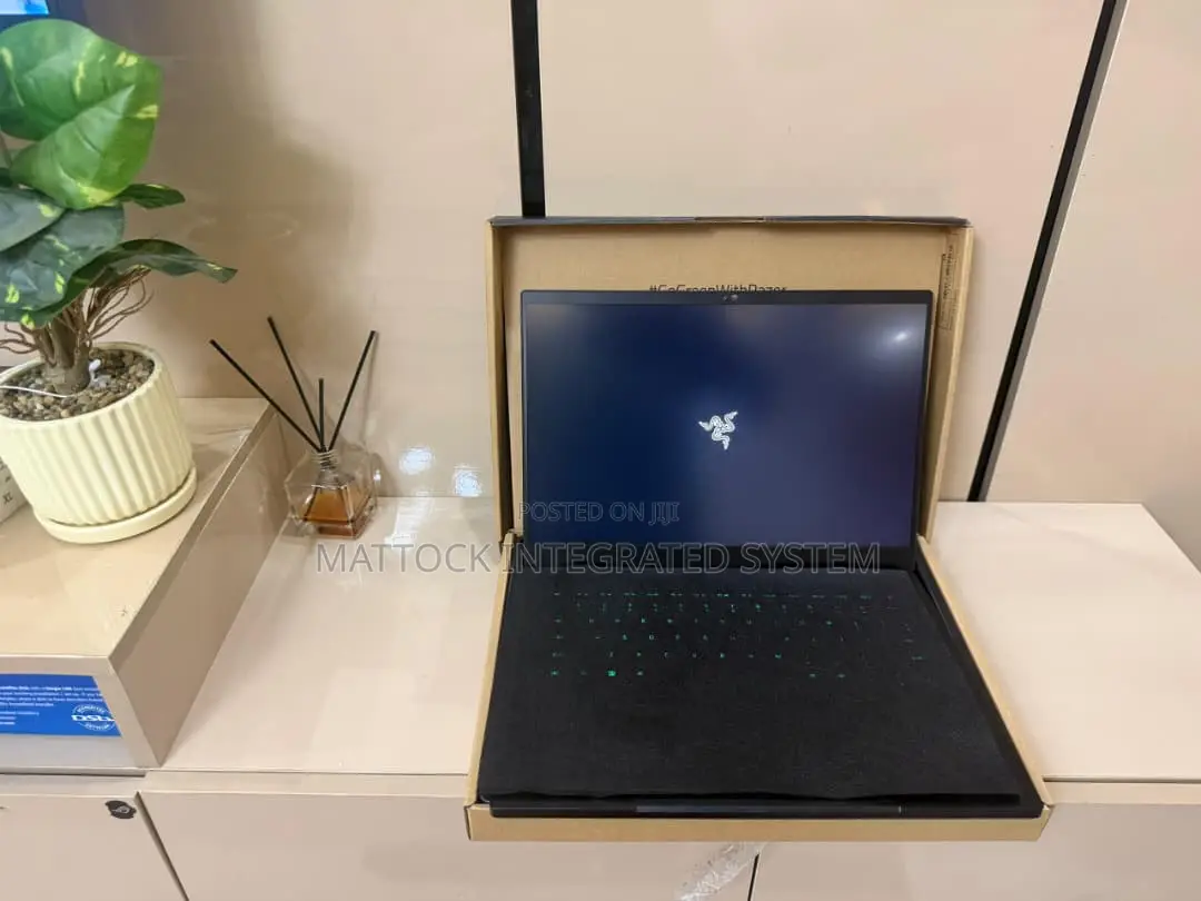 Laptop Razer Blade 16GB AMD Ryzen 9 SSD 1T