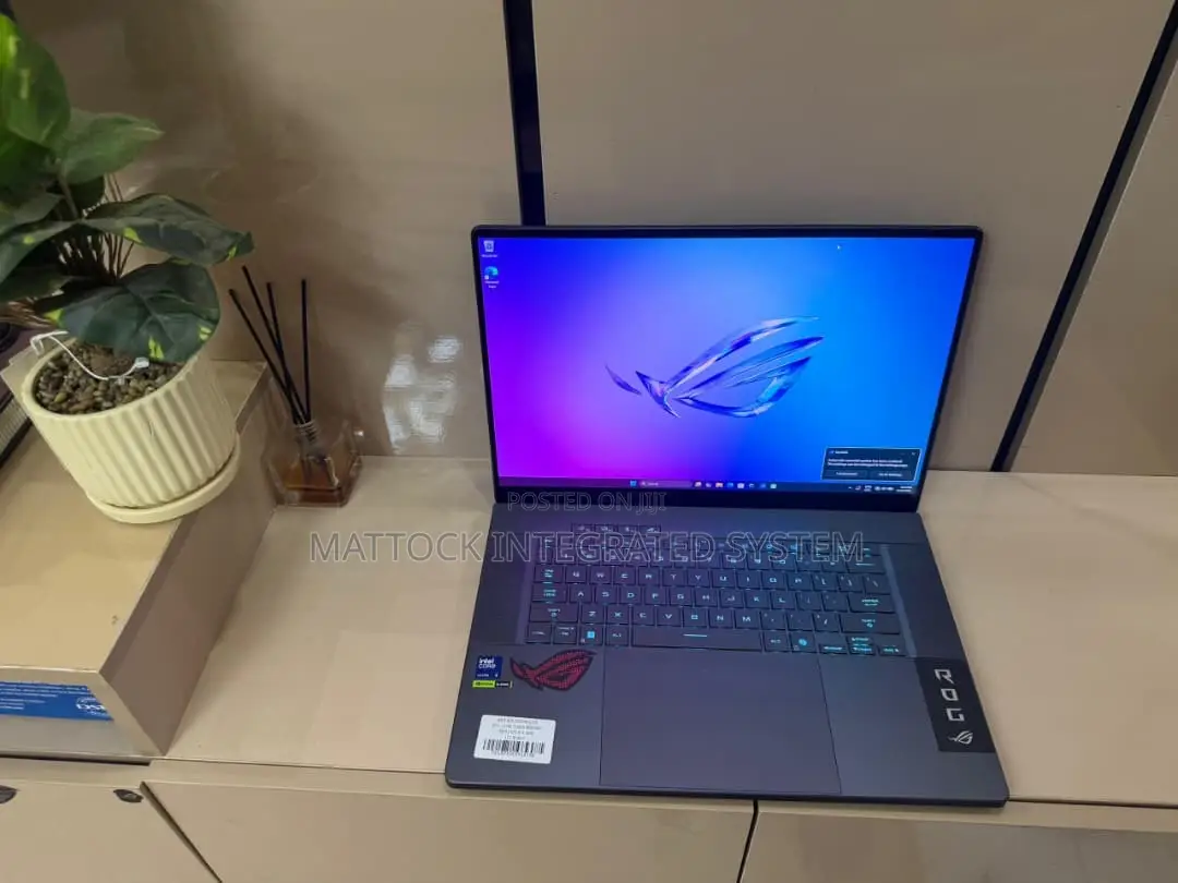 Laptop Asus ROG Strix G16 G614 32GB Intel Core Ultra 9 SSD 1T