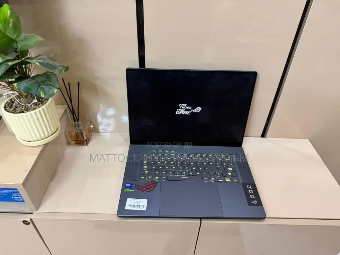 Laptop Asus ROG Strix G16 G614 32GB Intel Core Ultra 9 SSD 1T