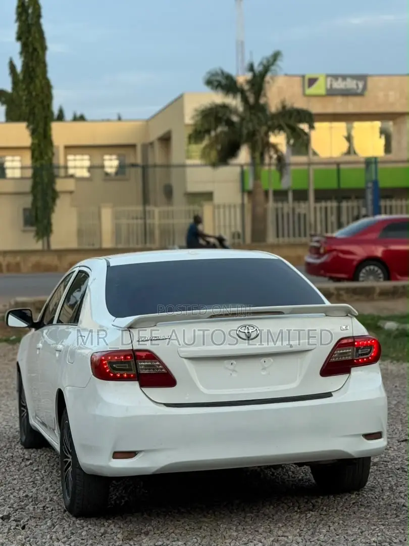 Toyota Corolla 2010 White