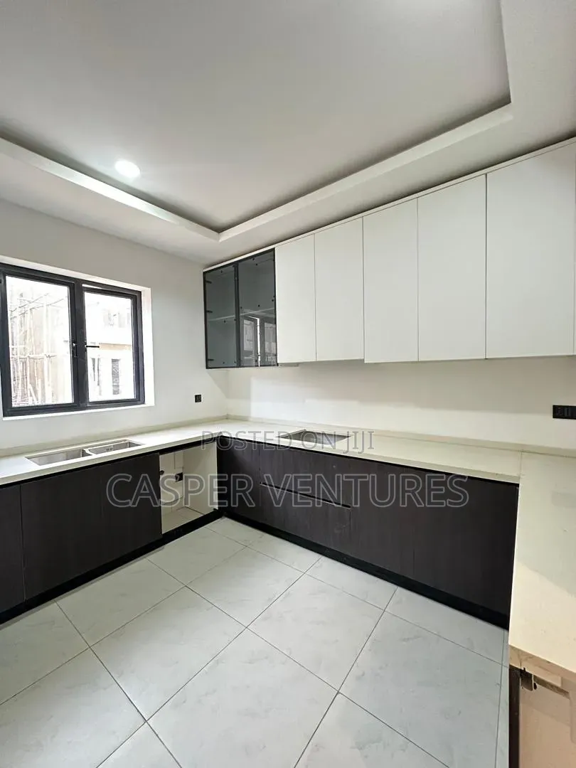 4bdrm Duplex in Freedom, Lekki Phase 1 for sale