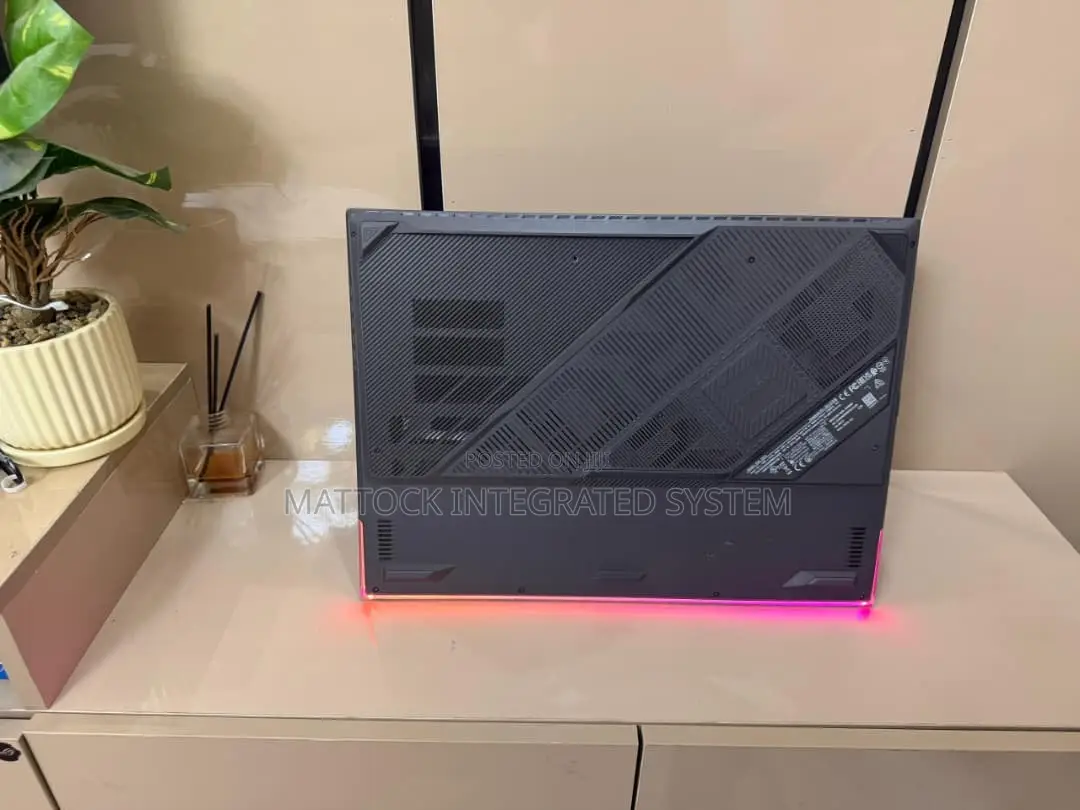 Laptop Asus ROG Strix G18 16GB Intel Core i9 SSD 1.5T