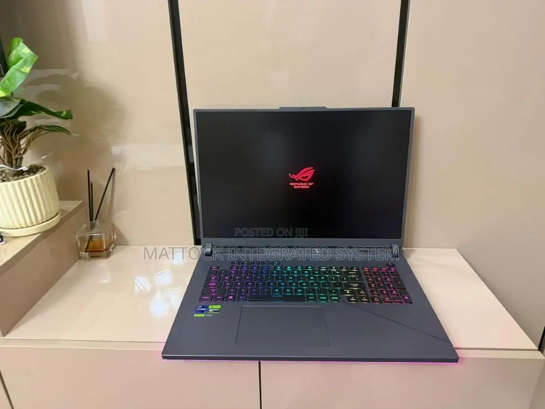 Laptop Asus ROG Strix G18 16GB Intel Core i9 SSD 1.5T