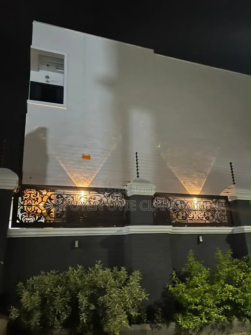 3bdrm Penthouse in Guzape District for sale