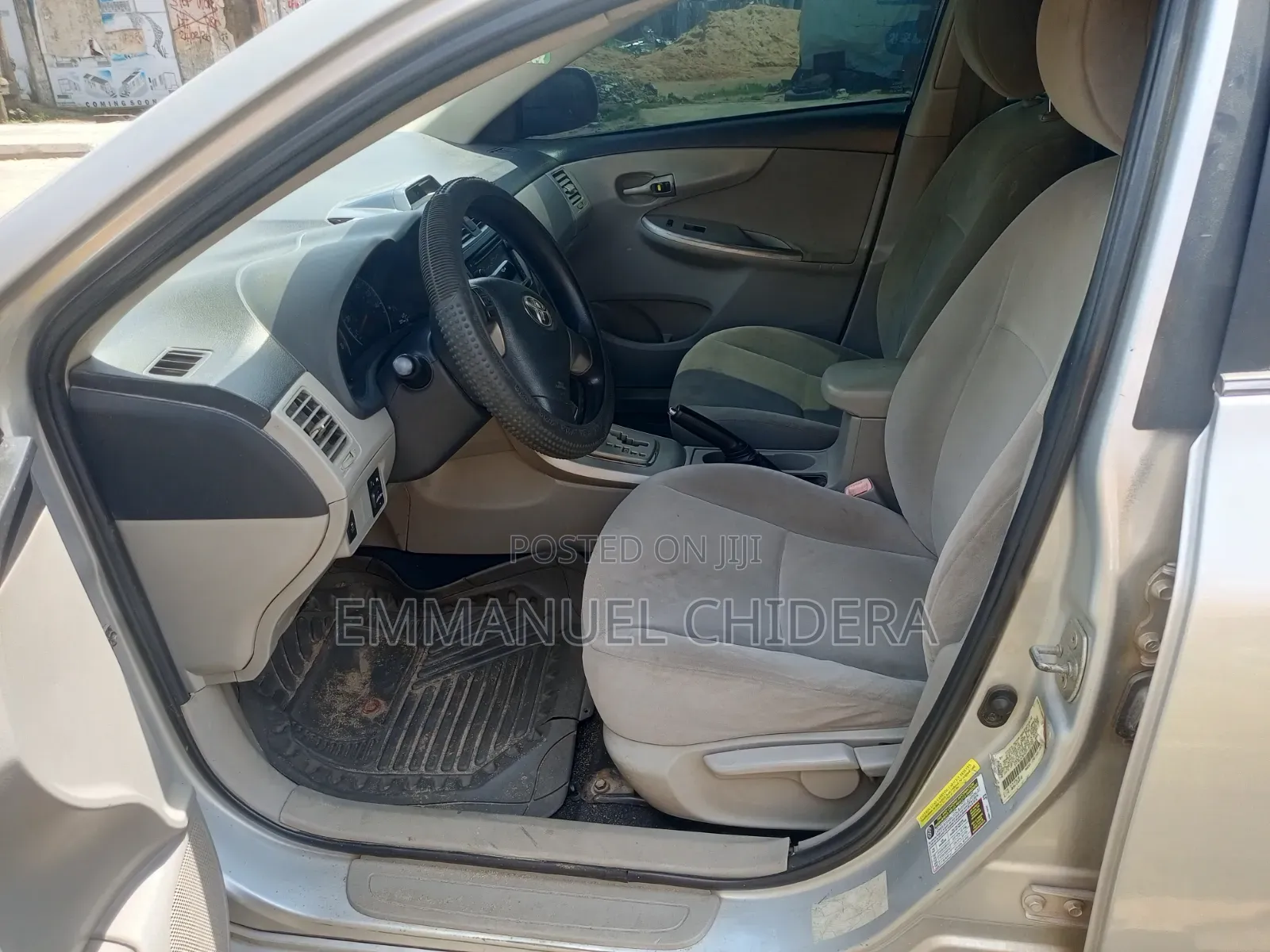 Toyota Corolla LE 4dr Sedan (1.8L 4cyl 4A) 2013 Silver