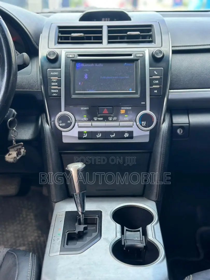 Toyota Camry SE Sport 4dr Sedan w/Prod. End 11/13 (2.5L 4cyl 6A) 2014