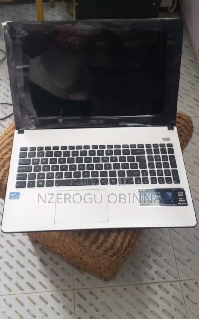 Laptop Asus 1015E 4GB Intel Core i3 HDD 250GB