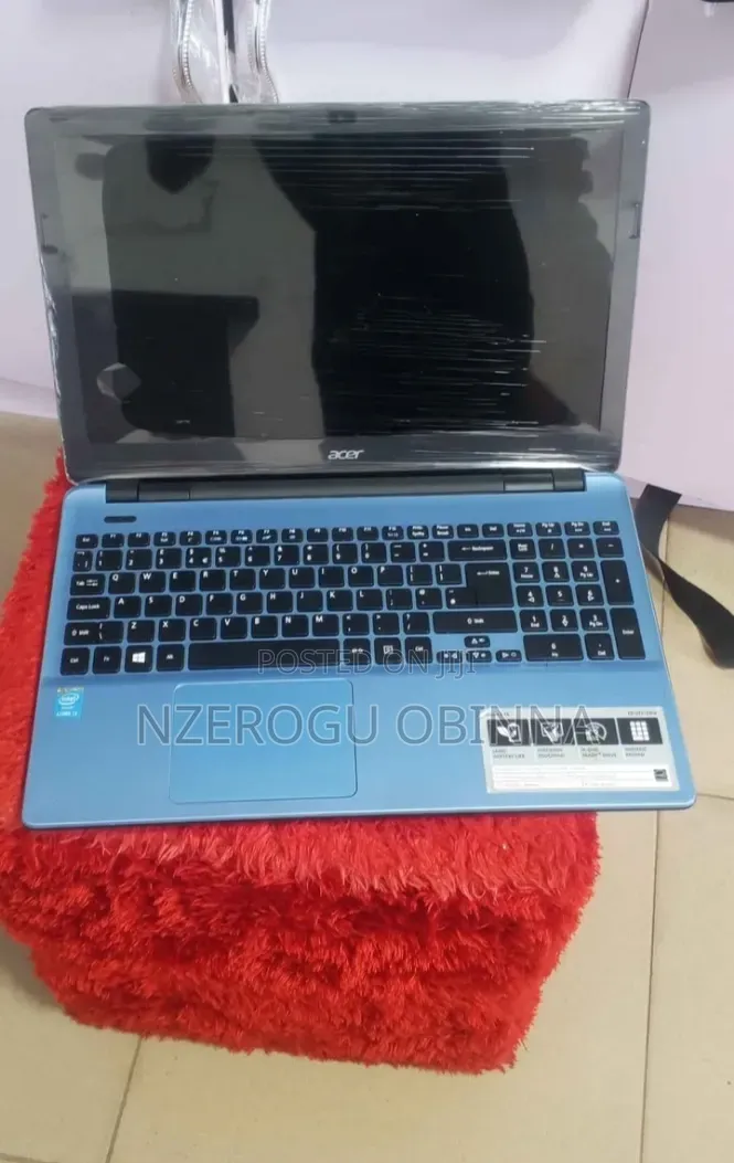 Laptop Acer Aspire E1-530 4GB Intel Core i3 HDD 320GB