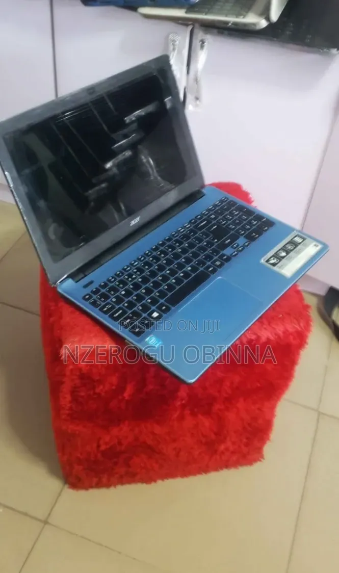 Laptop Acer Aspire E1-530 4GB Intel Core i3 HDD 320GB