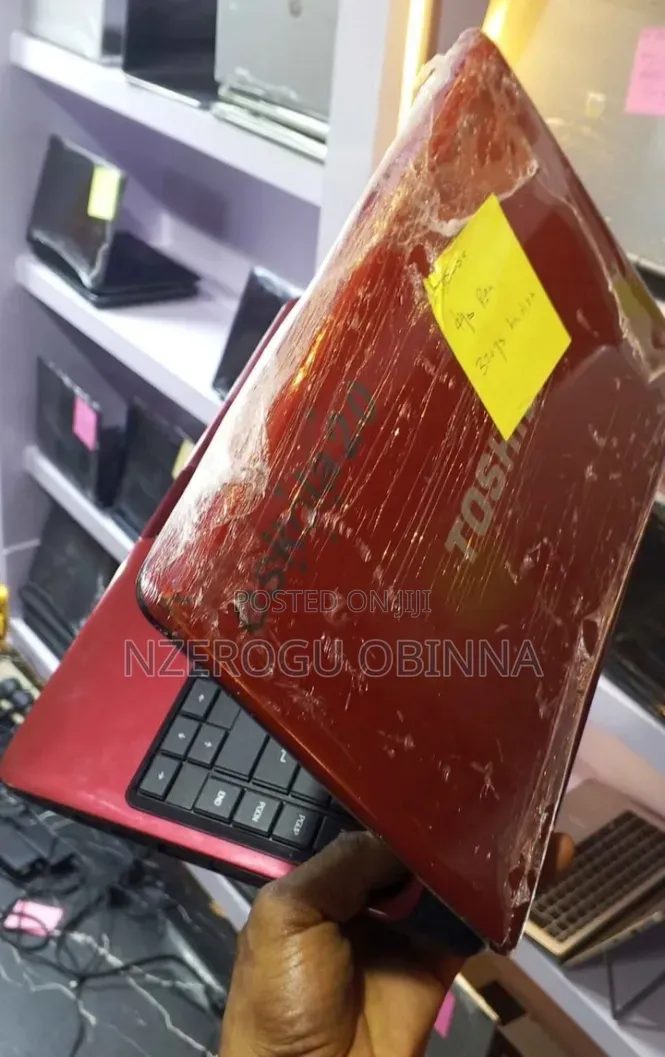 Laptop Toshiba Satellite C55 4GB Intel Pentium HDD 250GB