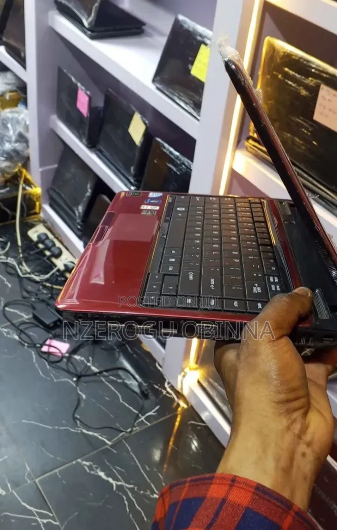 Laptop Toshiba Satellite C55 4GB Intel Pentium HDD 250GB