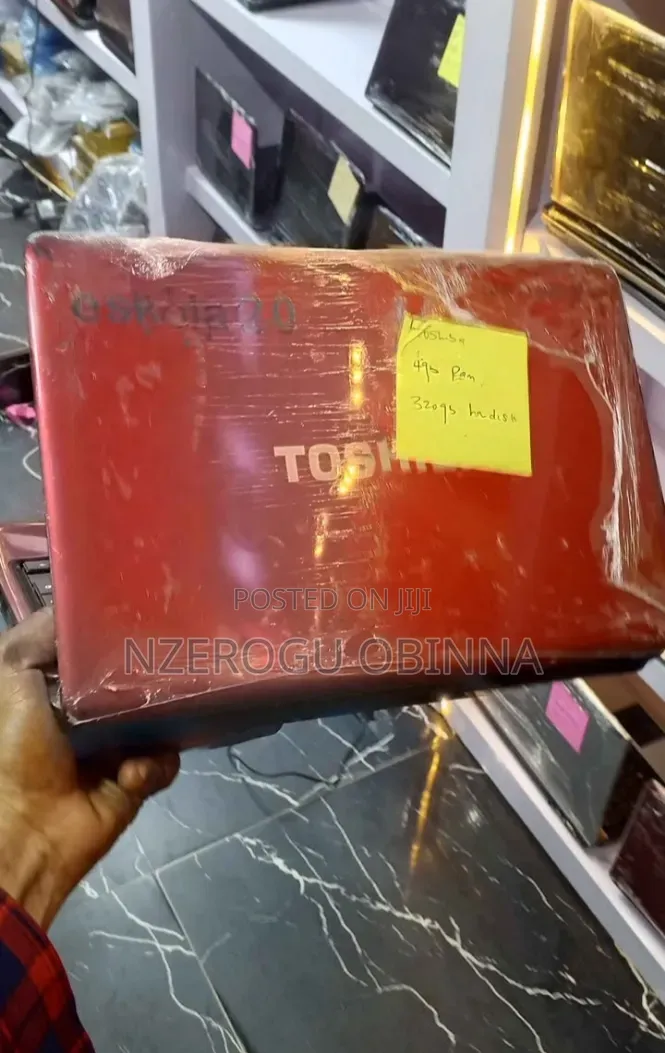 Laptop Toshiba Satellite C55 4GB Intel Pentium HDD 250GB