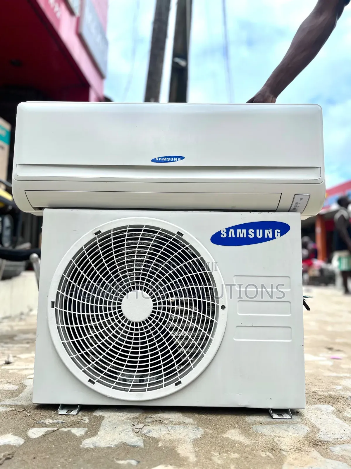 Clean 1.5hp Samsung Air Conditioner
