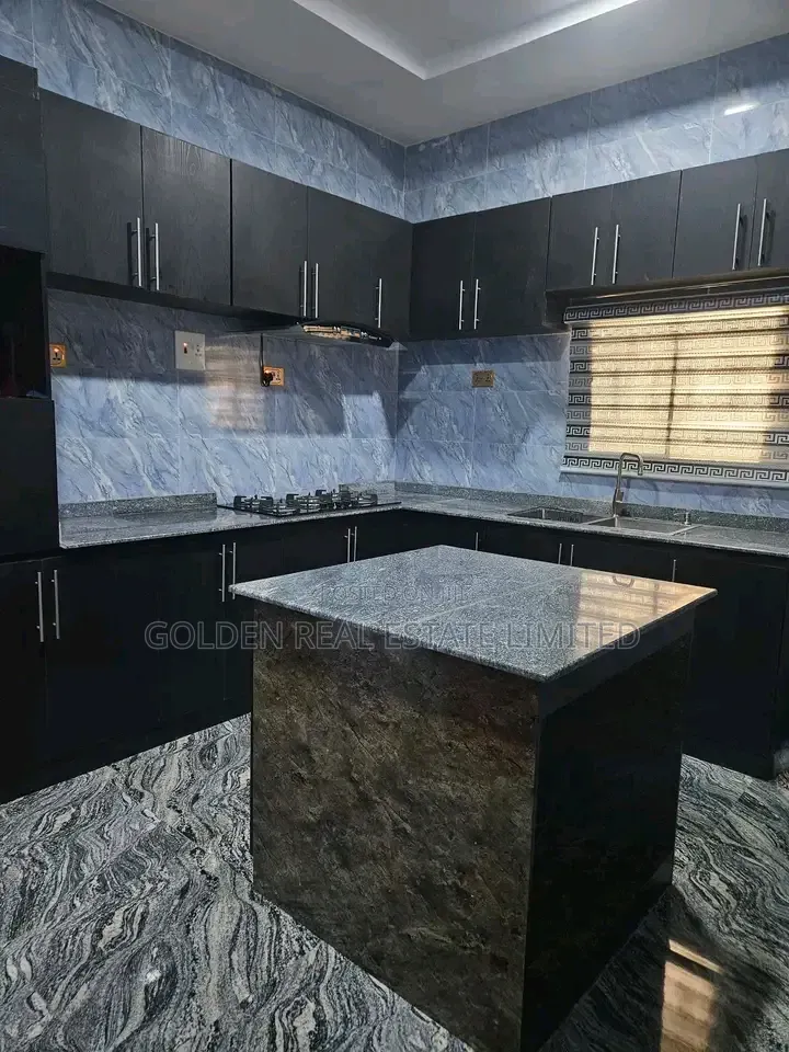 3bdrm Bungalow in Giri for sale