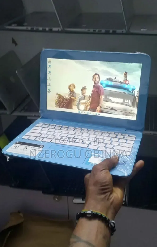 New Laptop HP Stream 11 4GB Intel Celeron SSD 60GB