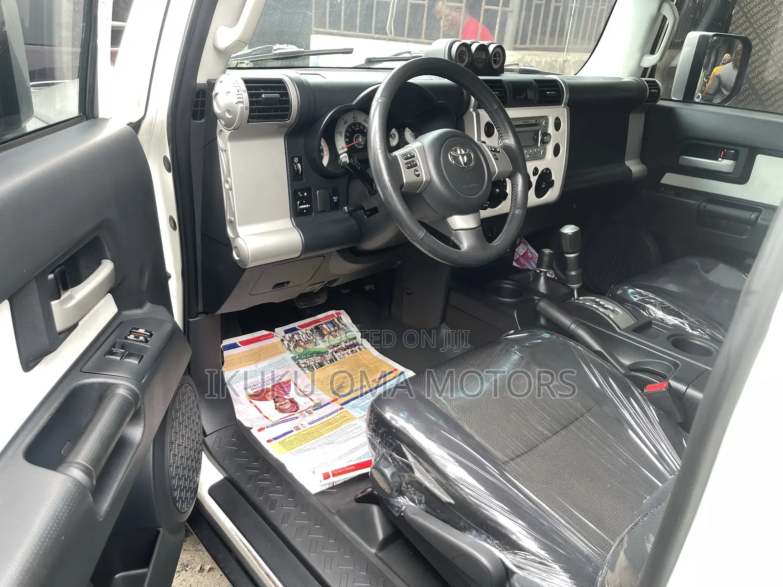Toyota FJ Cruiser 4x4 Automatic 2012 White