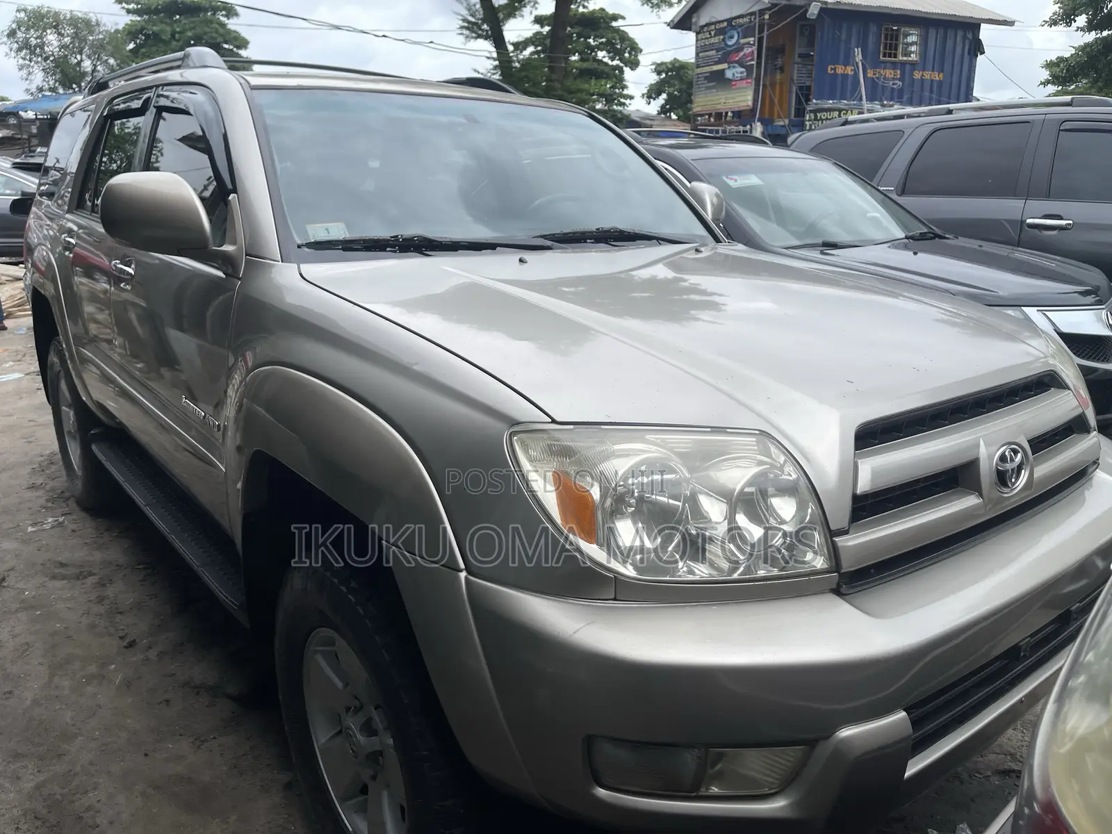 Toyota 4-Runner Limited V6 4x4 2005 Gold
