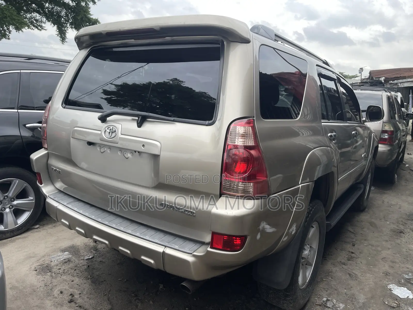 Toyota 4-Runner Limited V6 4x4 2005 Gold