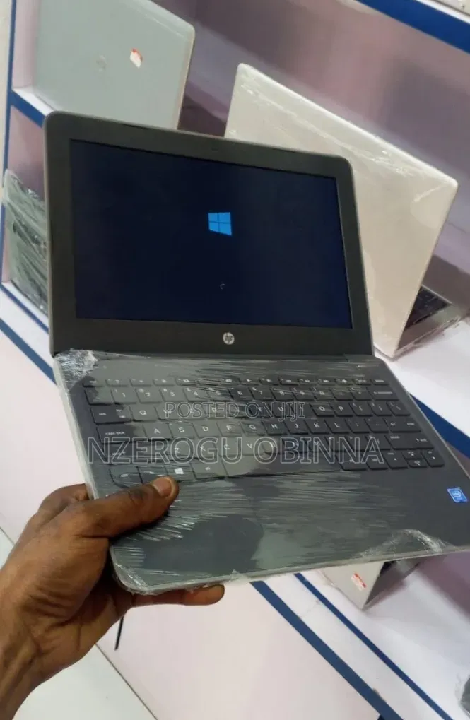 New Laptop HP Stream 11 4GB Intel Celeron SSD 60GB