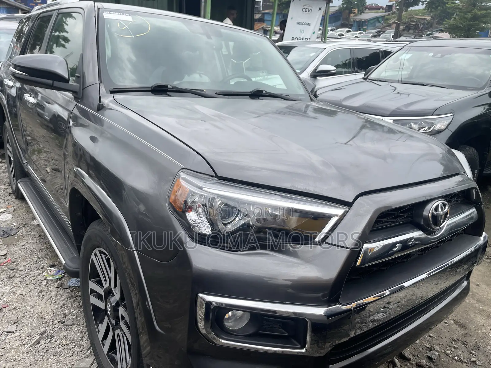 Toyota 4-Runner Limited 4WD 2010 Gray