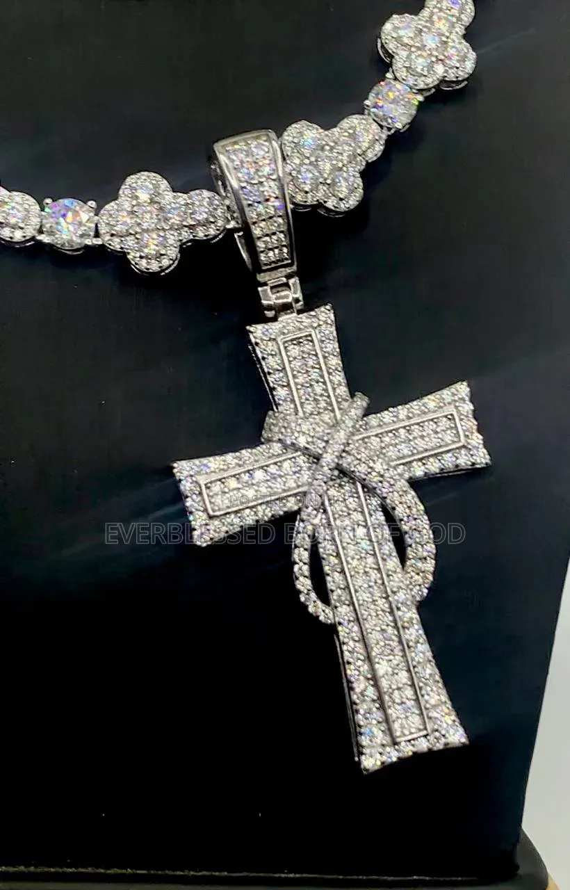 VVS Moissanite Diamond Cross Link Unisex Neck Chain Cross Pendant