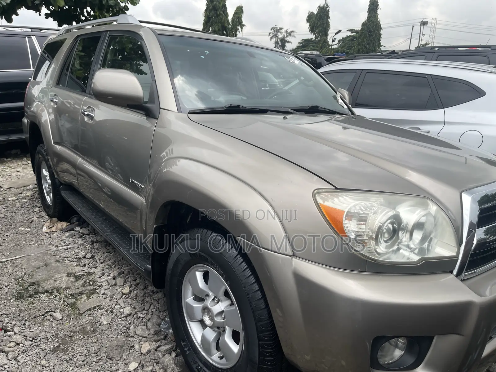 Toyota 4-Runner Limited 2008 Gold