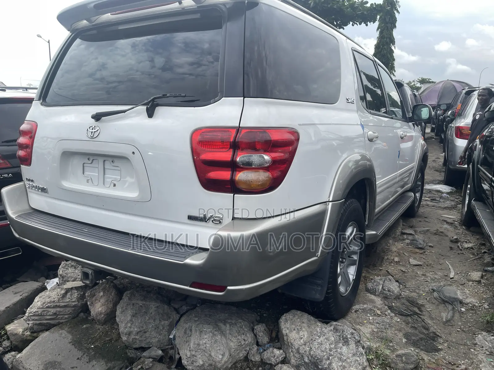 Toyota Sequoia Limited 4dr SUV 4WD (4.7L 8cyl 4A) 2004 White
