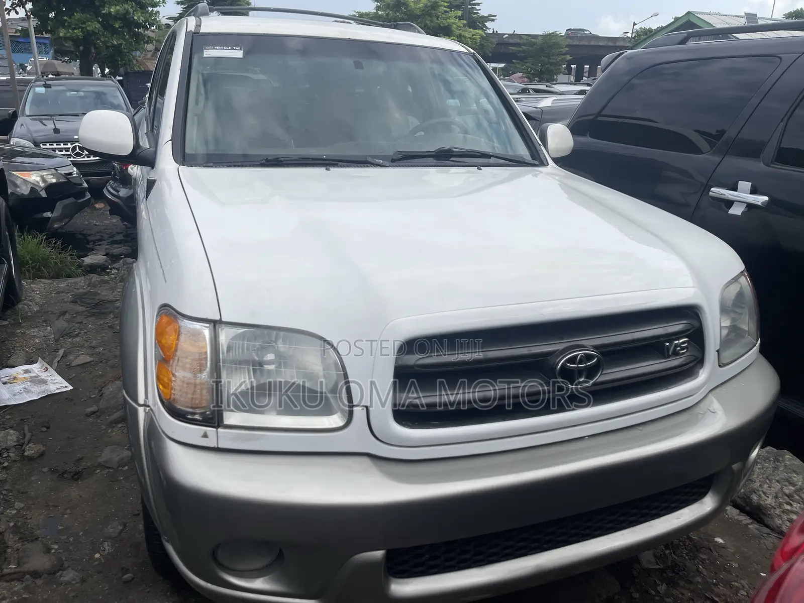 Toyota Sequoia Limited 4dr SUV 4WD (4.7L 8cyl 4A) 2004 White