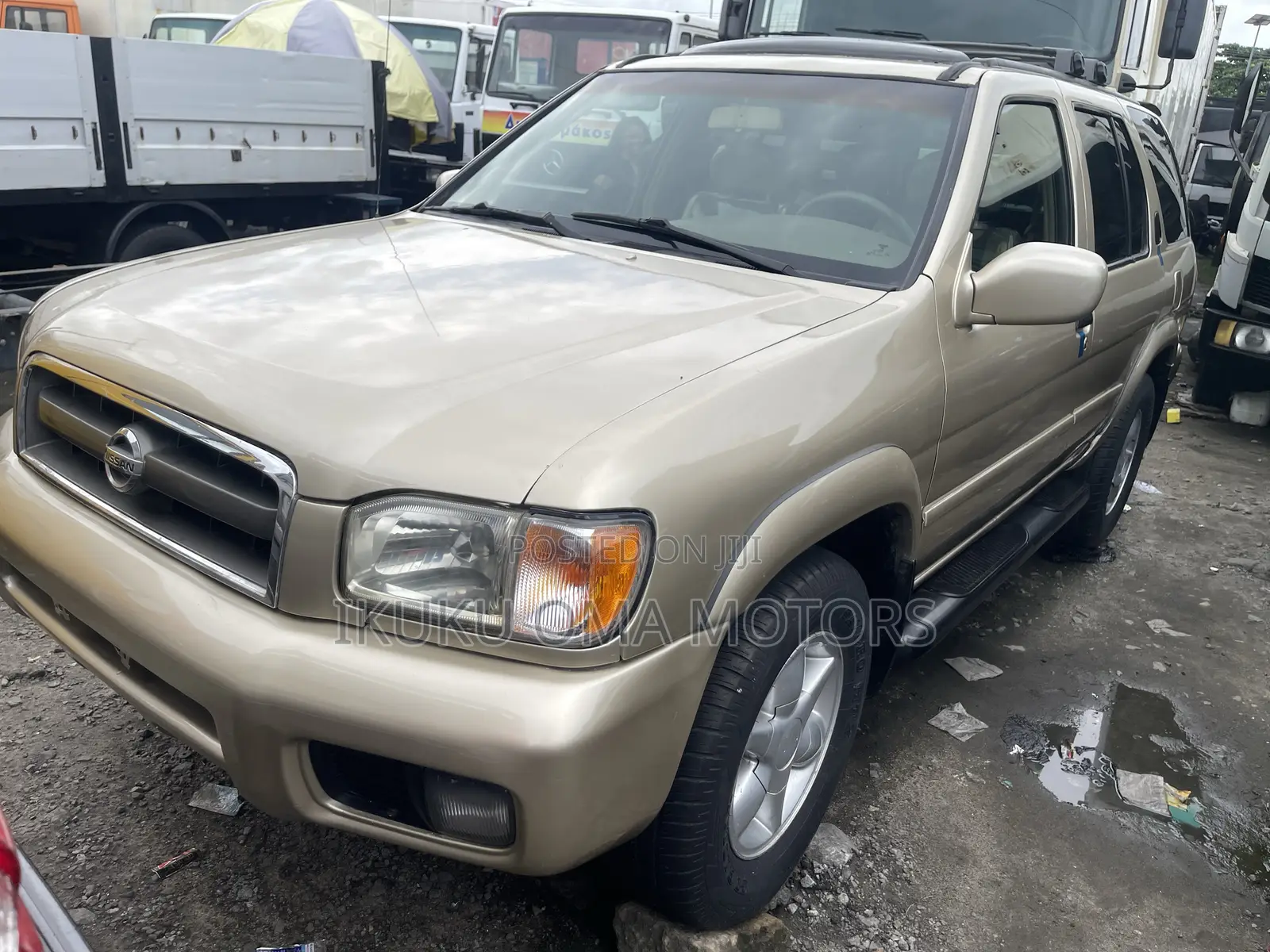 Nissan Pathfinder Automatic 2001 Gold