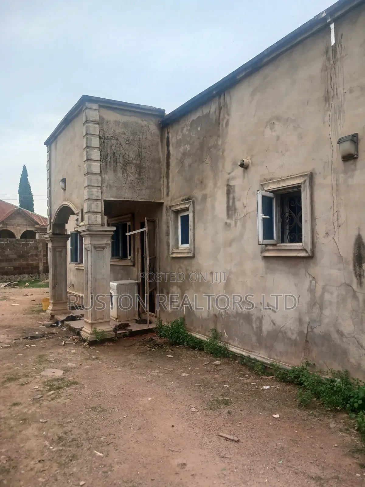 3bdrm Bungalow in Akobo for sale