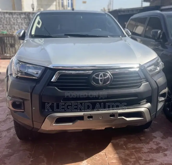 Toyota Hilux SR5 4x4 2016 Silver
