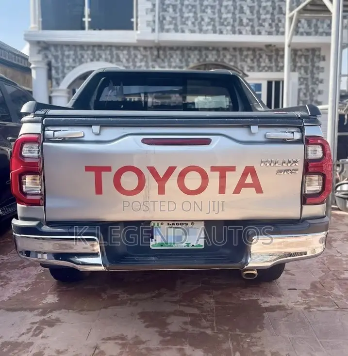 Toyota Hilux SR5 4x4 2016 Silver