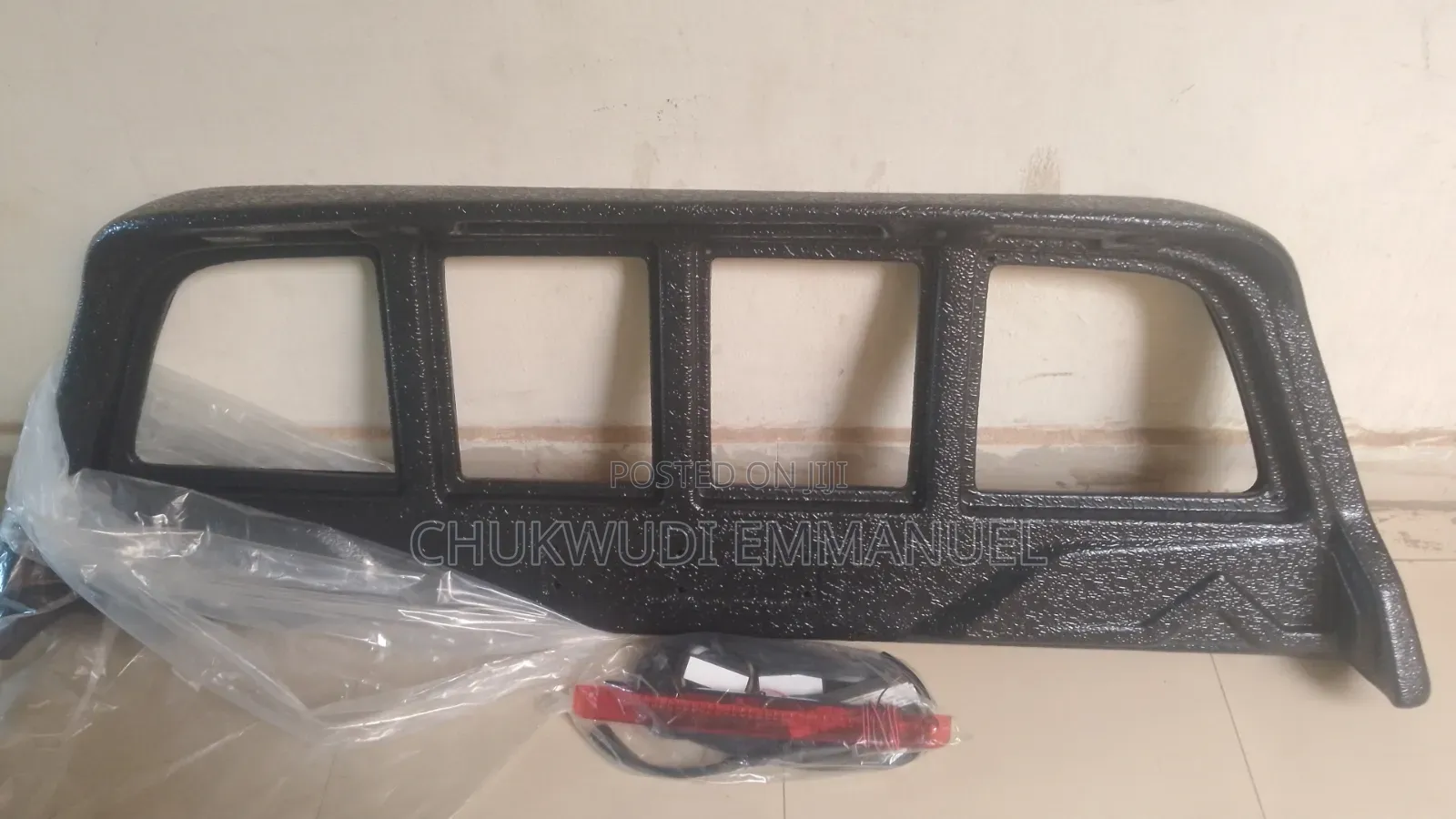 Hilux Booth Back Glass Protector